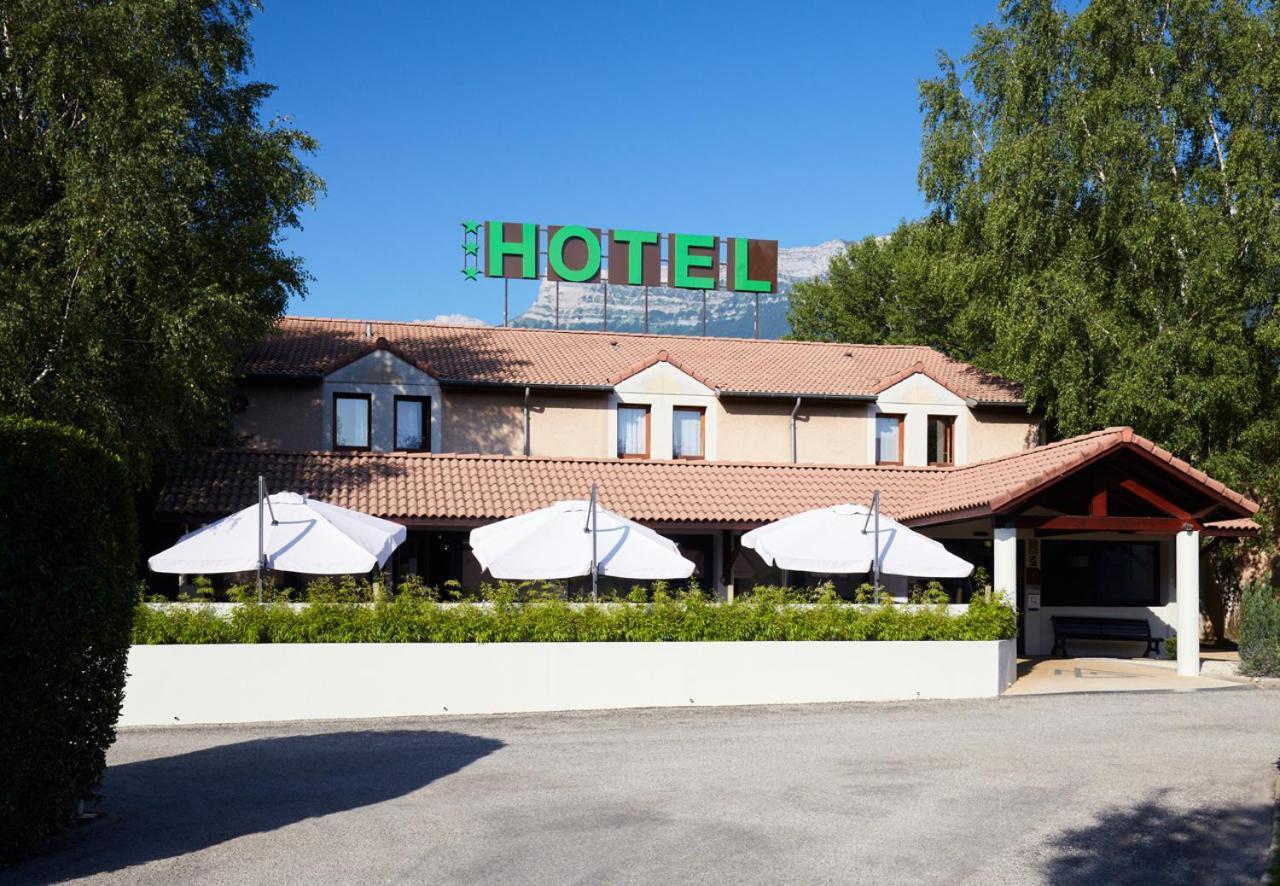 Logis Des Trois Massifs Hotel