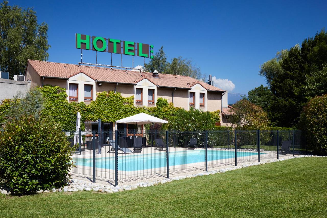 Hotel Logis Des Trois Massifs 3*