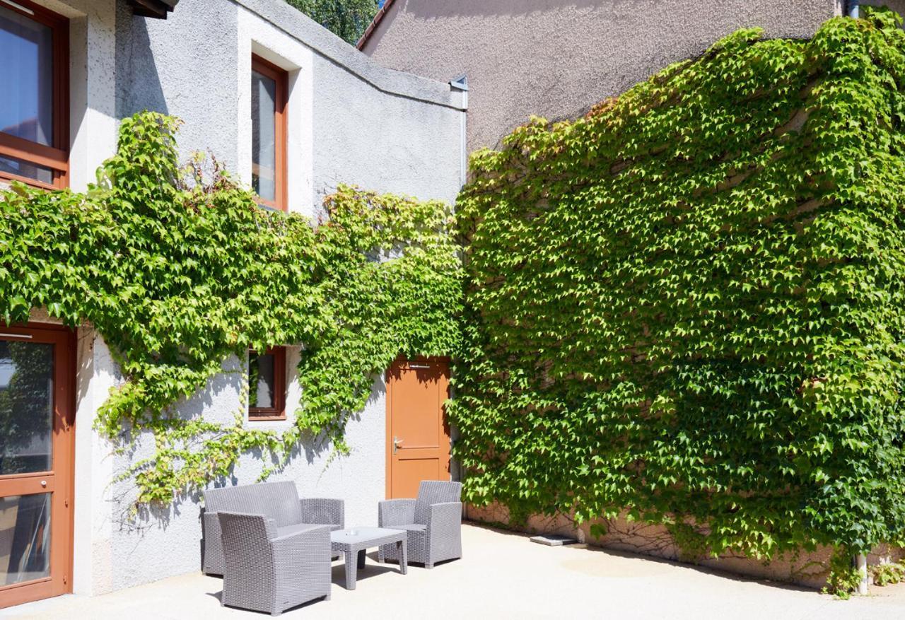 Logis Des Trois Massifs Hotel