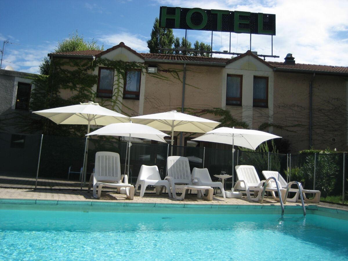 Hotel Logis Des Trois Massifs