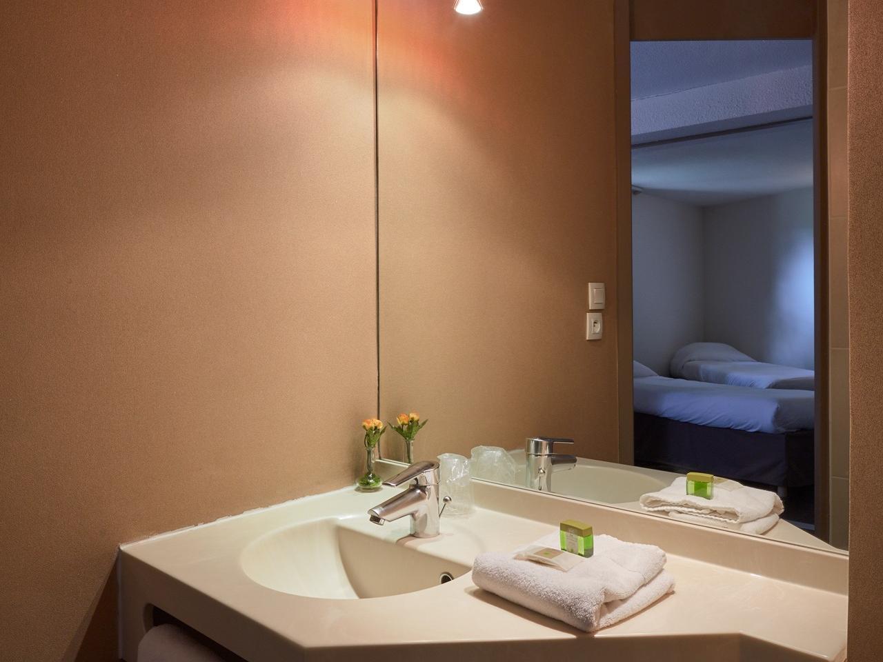 Logis Des Trois Massifs Hotel