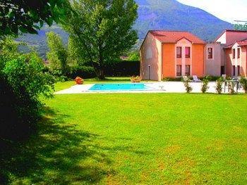 Logis Des Trois Massifs Hotel 3*