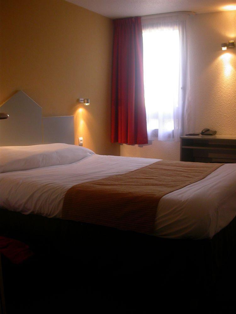 Logis Des Trois Massifs Hotel