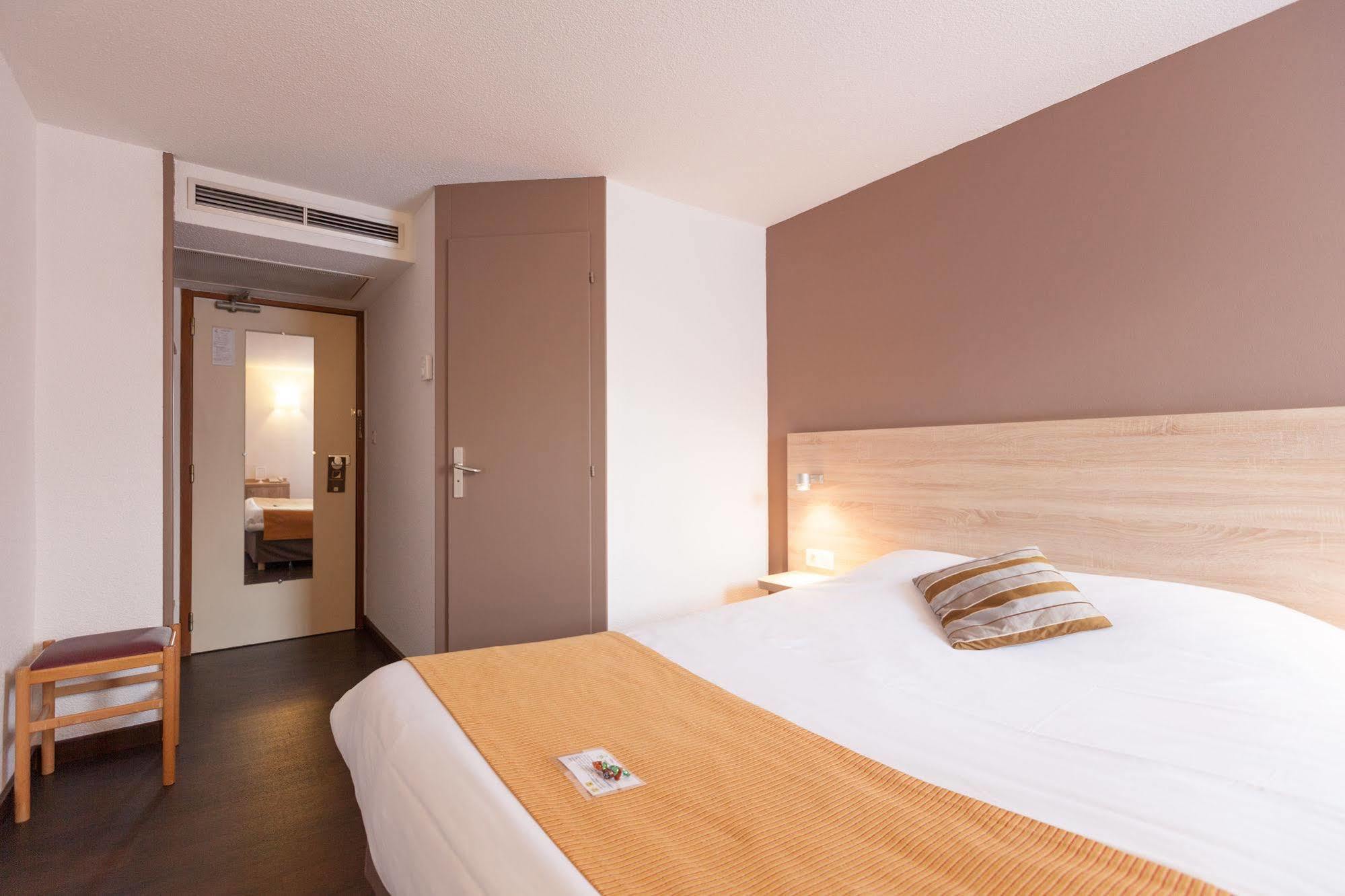 Hotel Logis Des Trois Massifs
