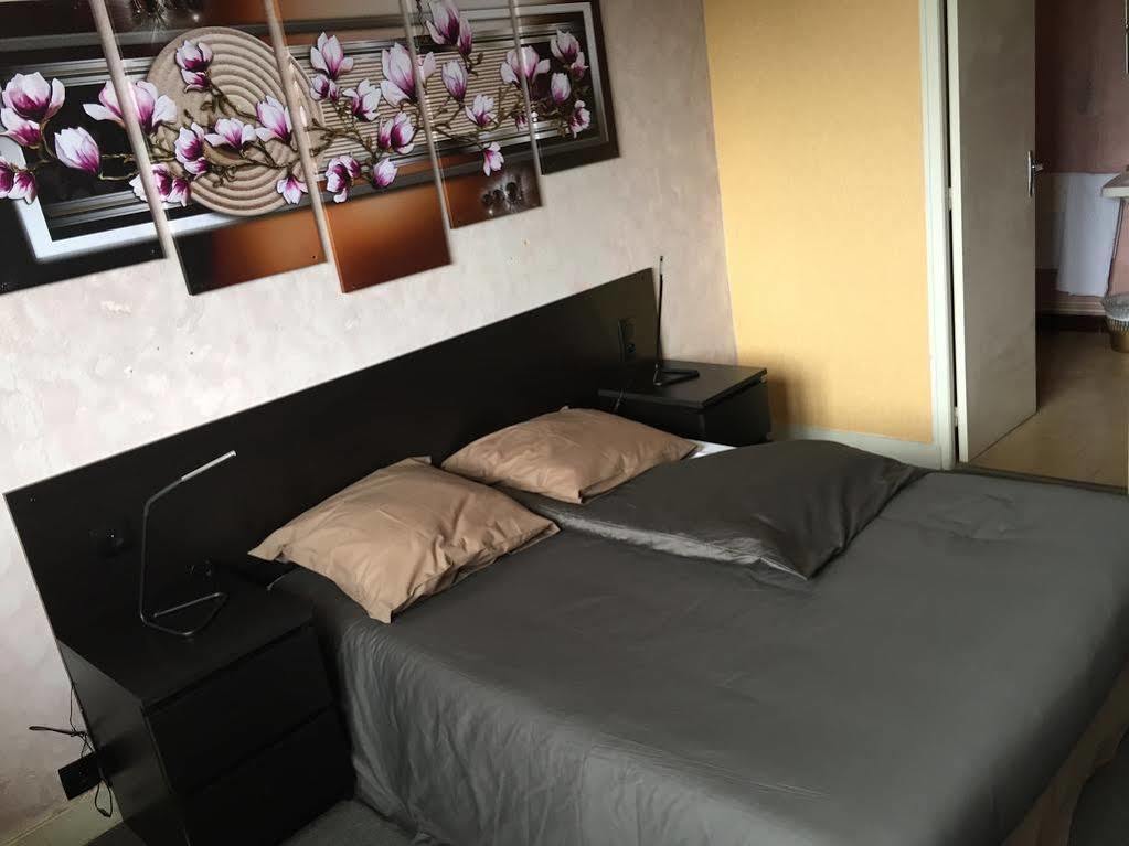Hotel Logis Des Trois Massifs 3*