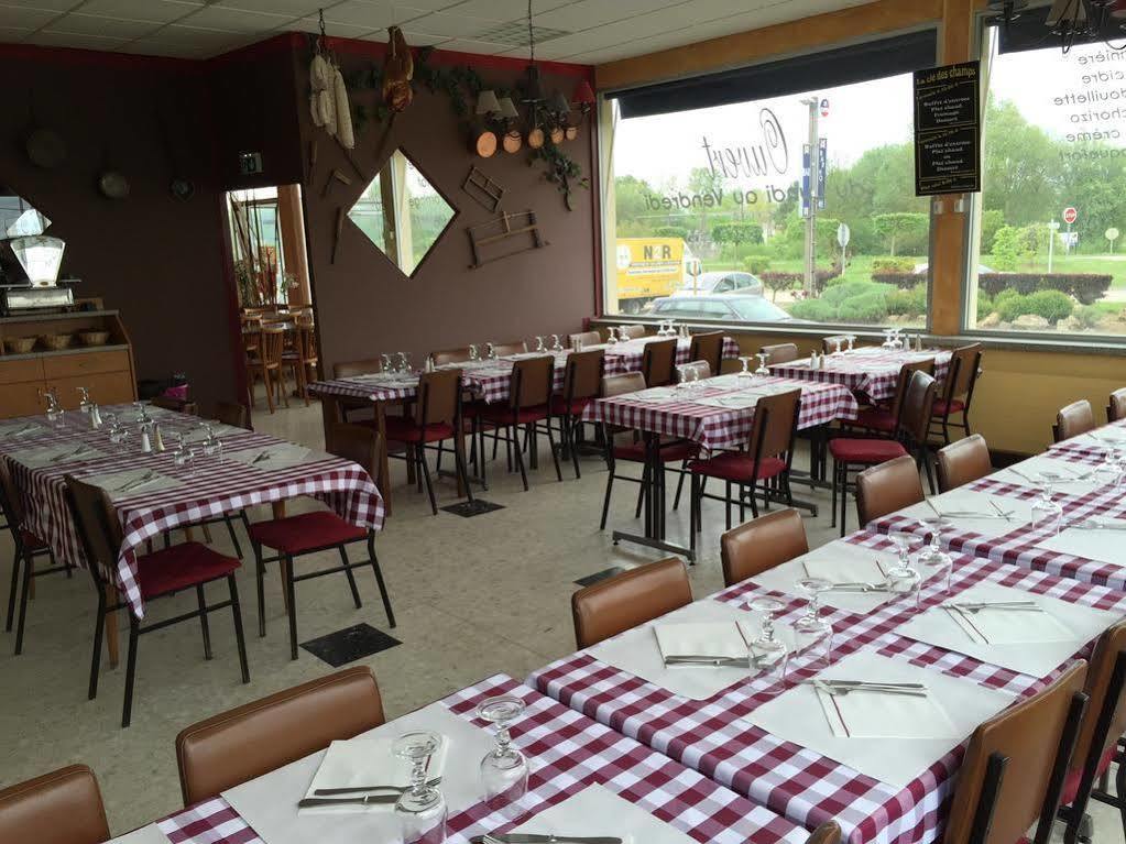 Hotel Logis Des Trois Massifs